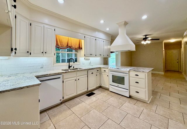 346 Quail Hollow Drive, Clinton, MS 39056
