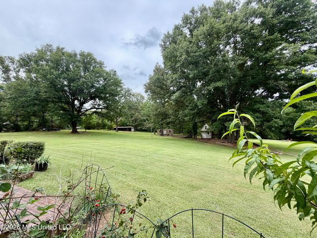 346 Quail Hollow Drive, Clinton, MS 39056