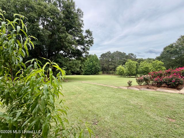346 Quail Hollow Drive, Clinton, MS 39056