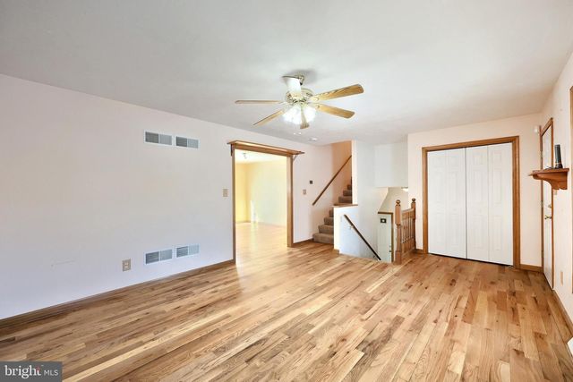 9 WHEATLAND DR, Gettysburg, PA 17325