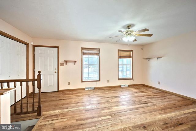 9 WHEATLAND DR, Gettysburg, PA 17325