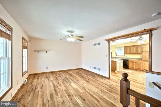 9 WHEATLAND DR, Gettysburg, PA 17325