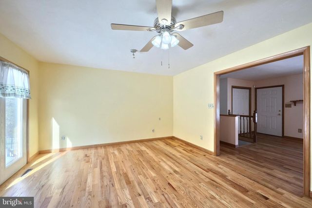 9 WHEATLAND DR, Gettysburg, PA 17325