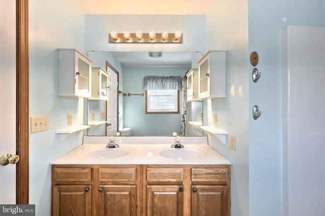 9 WHEATLAND DR, Gettysburg, PA 17325