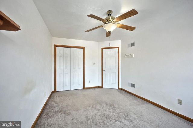 9 WHEATLAND DR, Gettysburg, PA 17325