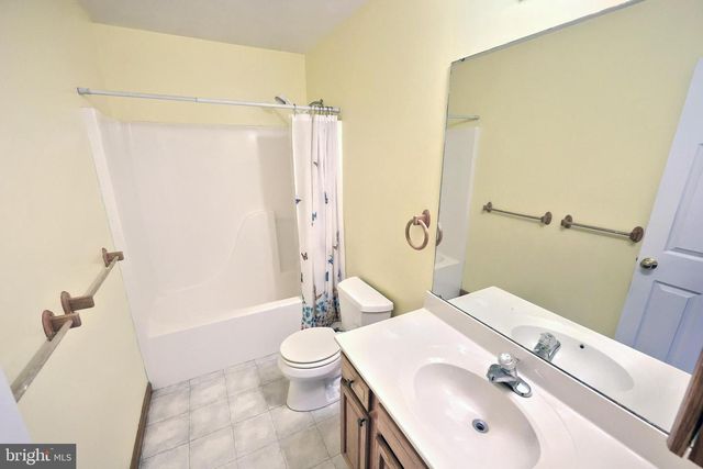 9 WHEATLAND DR, Gettysburg, PA 17325