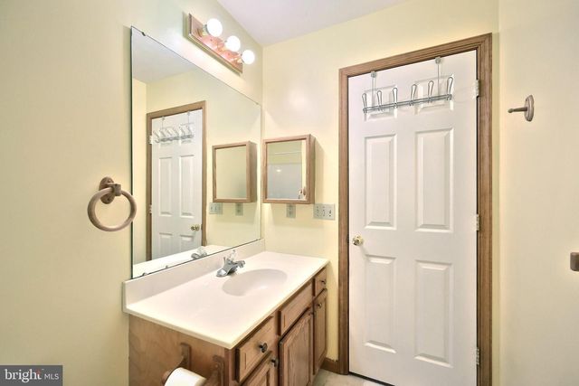 9 WHEATLAND DR, Gettysburg, PA 17325