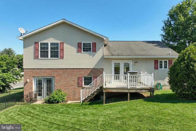 9 WHEATLAND DR, Gettysburg, PA 17325