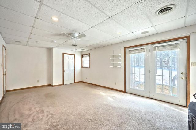 9 WHEATLAND DR, Gettysburg, PA 17325