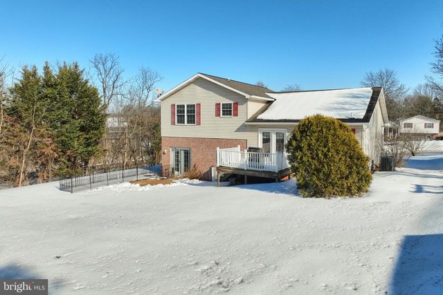 9 WHEATLAND DR, Gettysburg, PA 17325