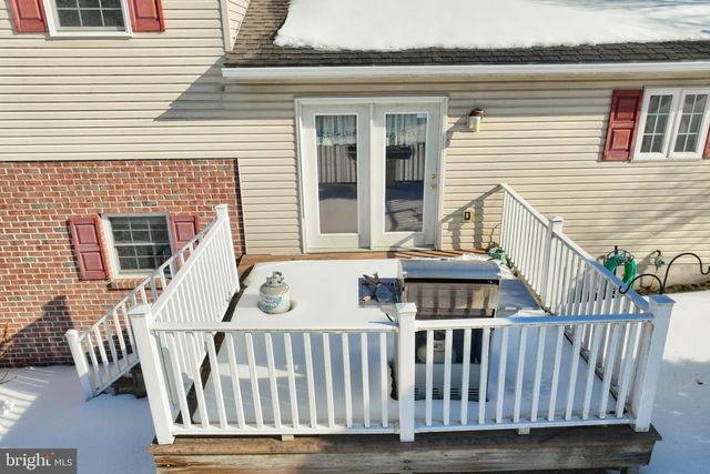 9 WHEATLAND DR, Gettysburg, PA 17325