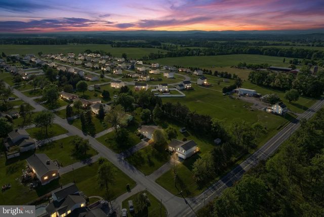 9 WHEATLAND DR, Gettysburg, PA 17325