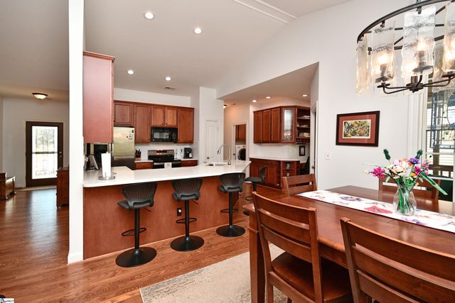 605 Summitbluff Drive, Greenville, SC 29617