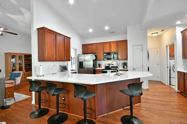 605 Summitbluff Drive, Greenville, SC 29617