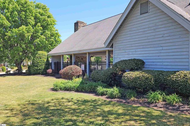 605 Summitbluff Drive, Greenville, SC 29617