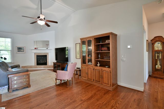 605 Summitbluff Drive, Greenville, SC 29617