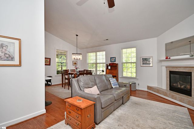 605 Summitbluff Drive, Greenville, SC 29617