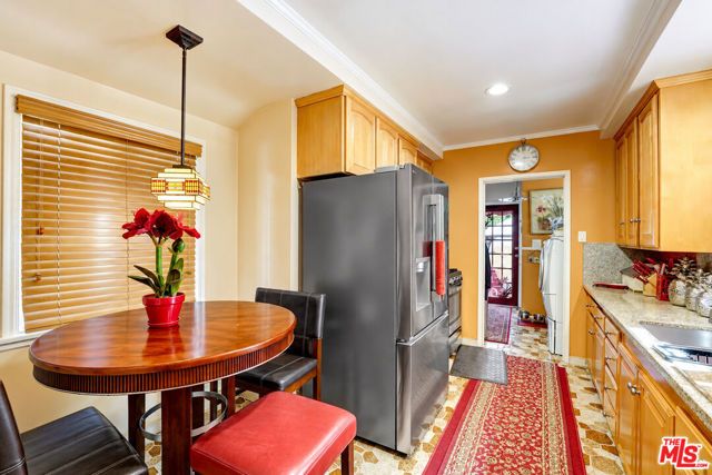 3750 Sutro Avenue, Los Angeles, CA 90018