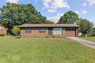 1064 Meadowbrook Lane NW, Conyers, GA 30012