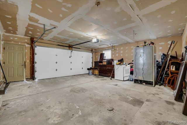 9416 Wildwood Lake Drive, Whitmore Lake, MI 48189