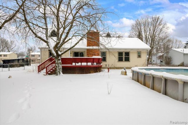 9416 Wildwood Lake Drive, Whitmore Lake, MI 48189