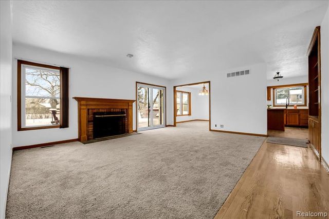 9416 Wildwood Lake Drive, Whitmore Lake, MI 48189