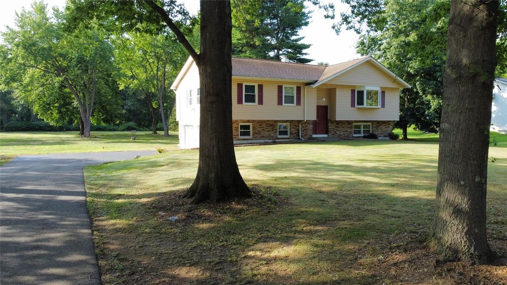 11 Jennifer Drive, Wappingers Falls, NY 12590