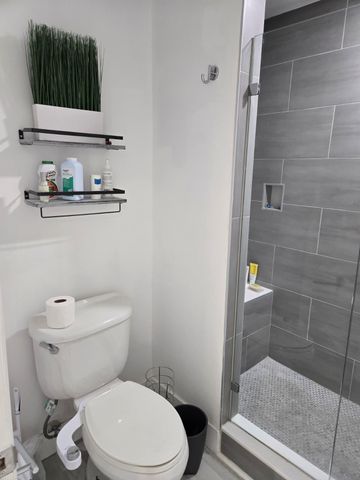 10870 Lakemore Lane 201, Boca Raton, FL 33498