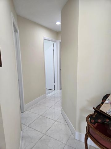 10870 Lakemore Lane 201, Boca Raton, FL 33498