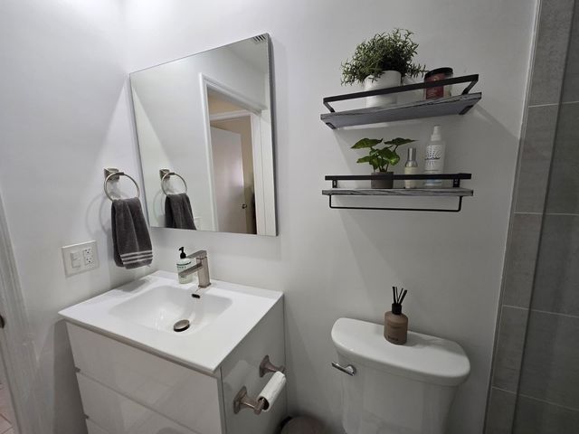 10870 Lakemore Lane 201, Boca Raton, FL 33498