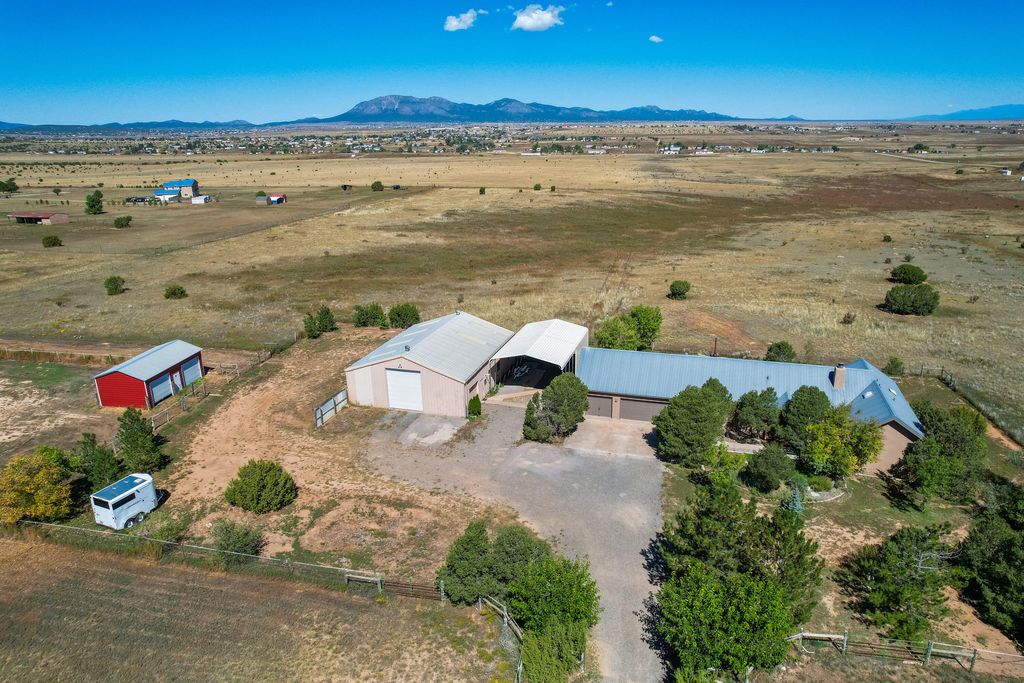 17 PRAIRIEWIND Trail, Edgewood, NM 87015