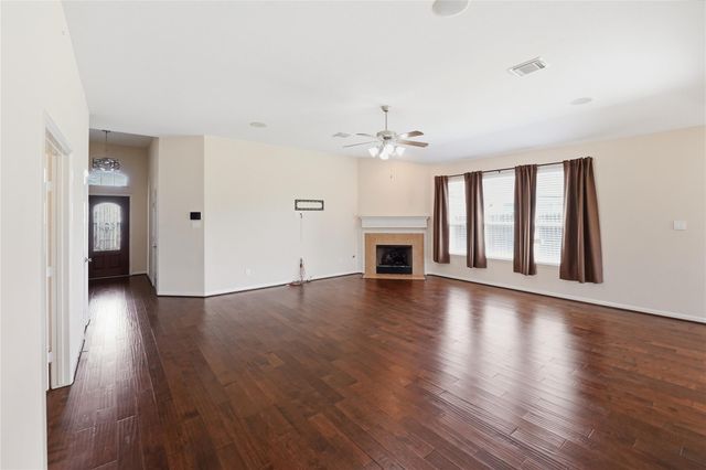 5803 Deleon Trail Drive, Spring, TX 77379