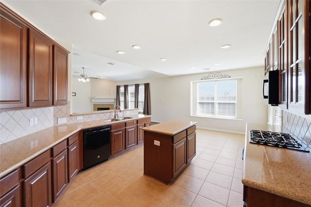 5803 Deleon Trail Drive, Spring, TX 77379