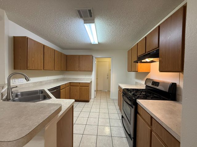 2304 Granberry DR B, Austin, TX 78745