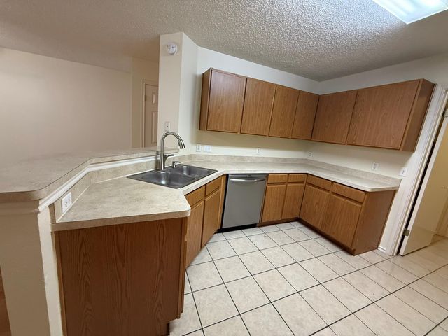 2304 Granberry DR B, Austin, TX 78745