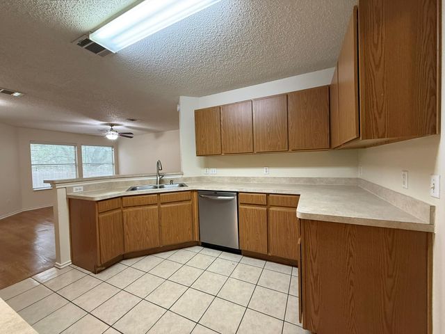 2304 Granberry DR B, Austin, TX 78745