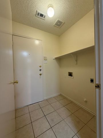 2304 Granberry DR B, Austin, TX 78745