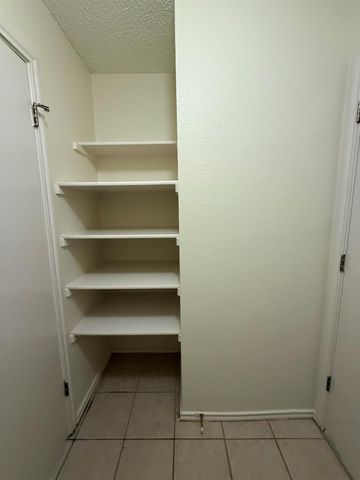 2304 Granberry DR B, Austin, TX 78745