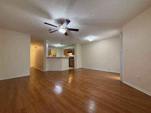 2304 Granberry DR B, Austin, TX 78745