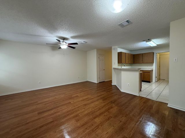 2304 Granberry DR B, Austin, TX 78745