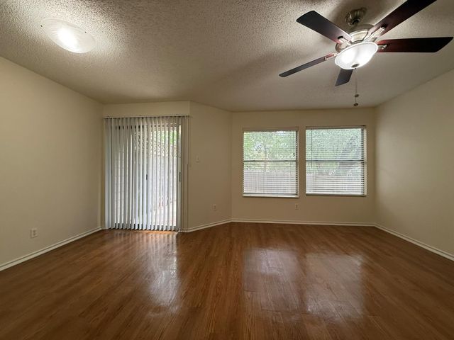 2304 Granberry DR B, Austin, TX 78745