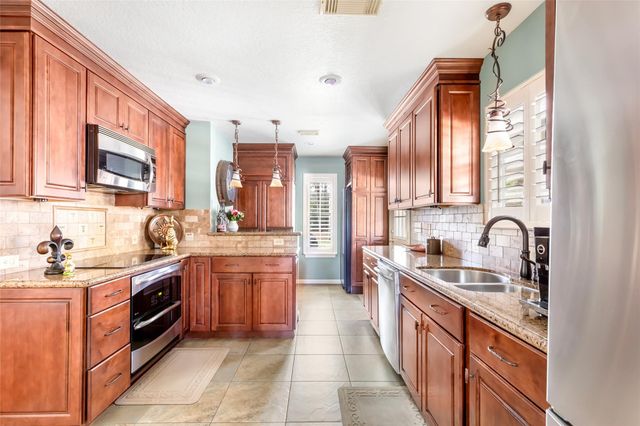 291 Camwood Street, Magnolia, TX 77355