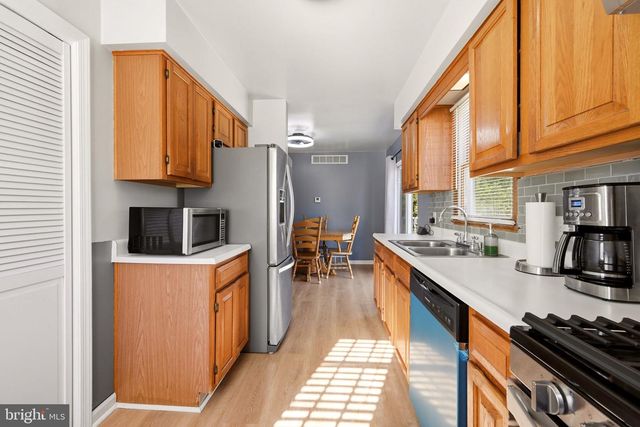 406 FERN AVE, Woodbury, NJ 08096