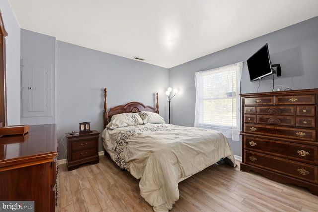 406 FERN AVE, Woodbury, NJ 08096