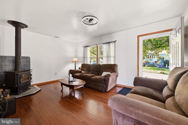 406 FERN AVE, Woodbury, NJ 08096