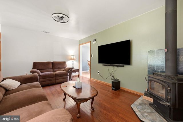 406 FERN AVE, Woodbury, NJ 08096