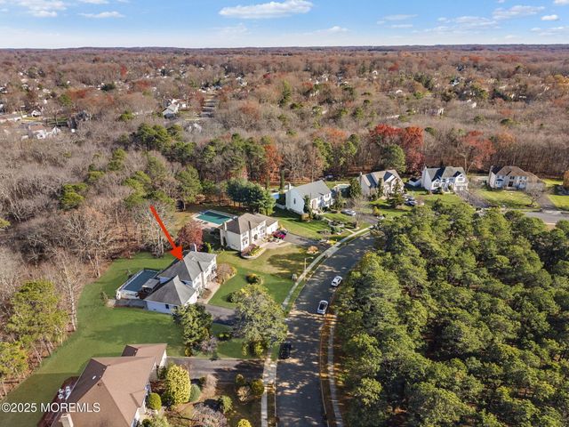 22 Denise Court, Manalapan, NJ 07726