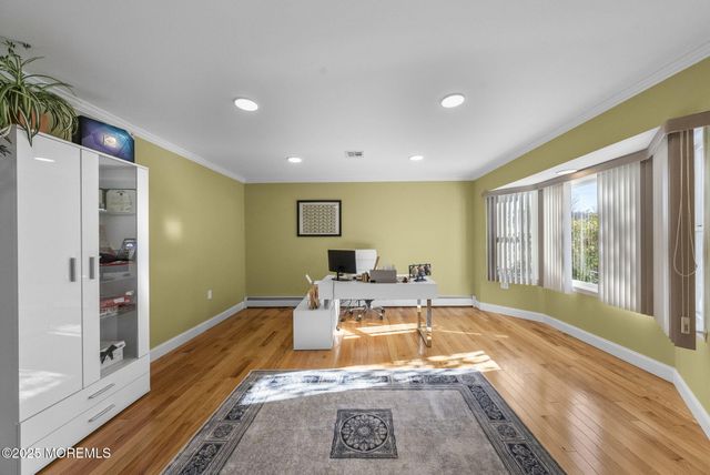 22 Denise Court, Manalapan, NJ 07726