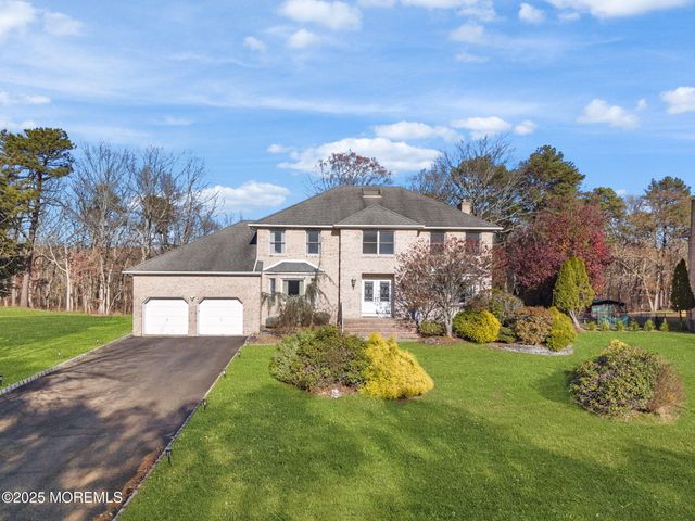 22 Denise Court, Manalapan, NJ 07726