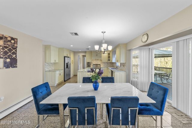 22 Denise Court, Manalapan, NJ 07726